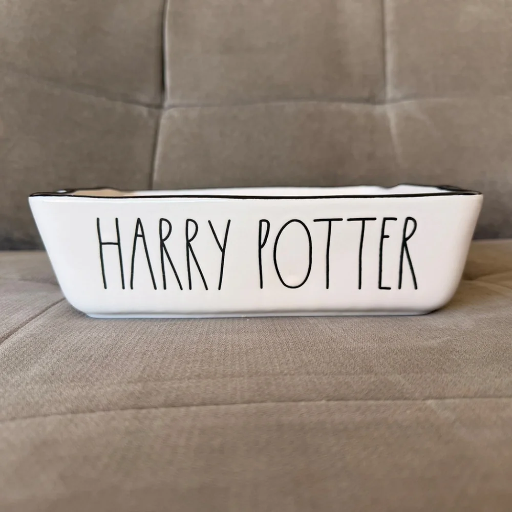 NWOT - Rae Dunn HARRY POTTER Square 9” Baking Dish